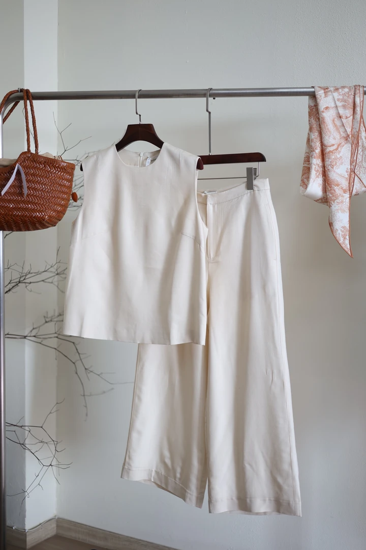 见暖-精致24姆米丝毛斜纹气质套装