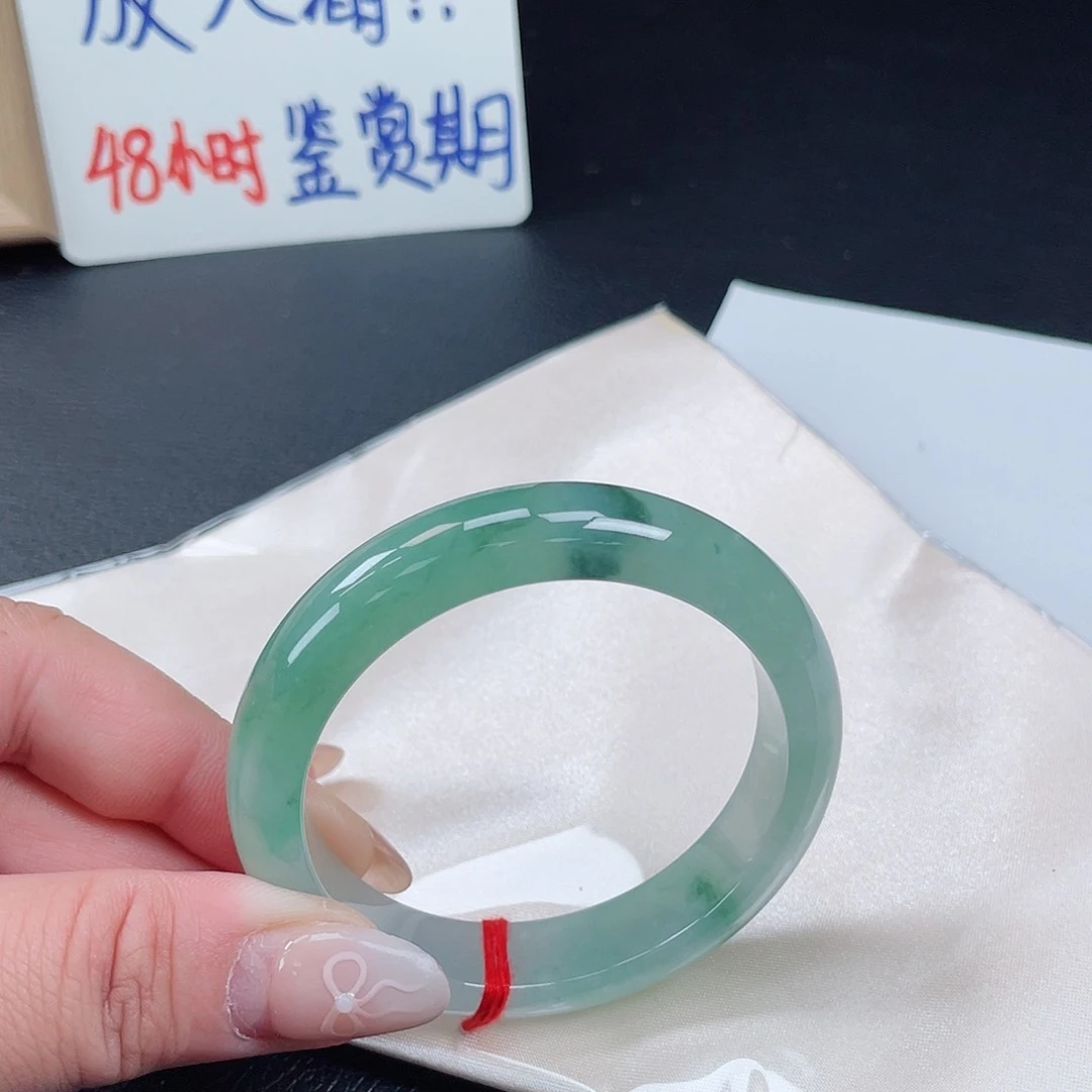 翡翠手镯未镶嵌绿飘花正圈9561