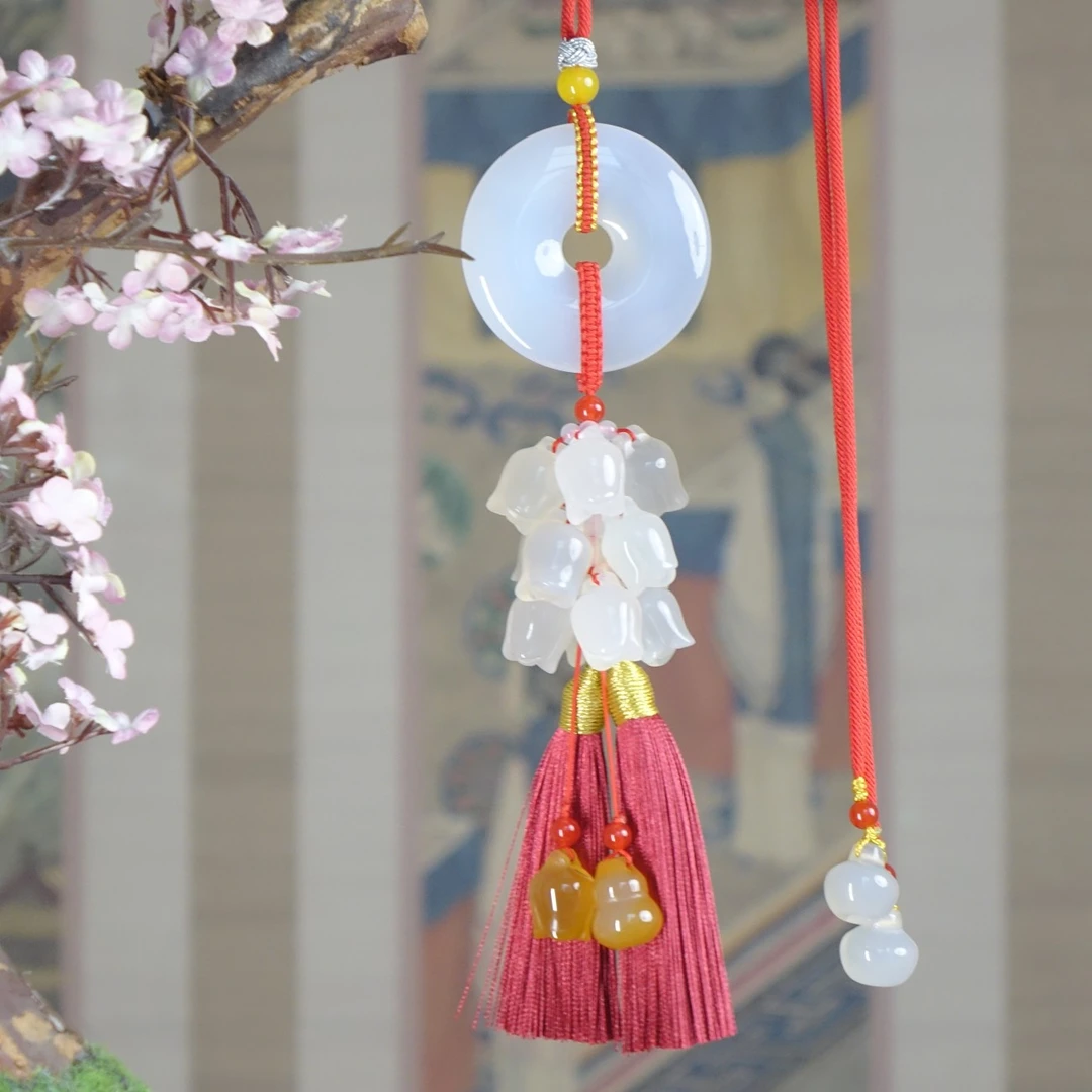 平安扣红流苏-简单耐看天然玉石车挂