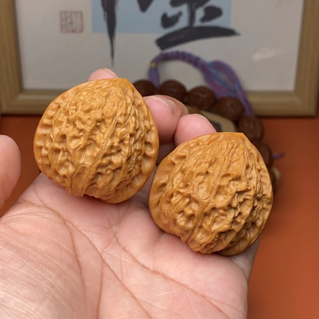 核桃把件金牛狮子头