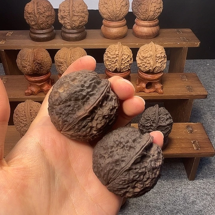 文玩核桃吊坠z荔枝纹铁狮子43mm