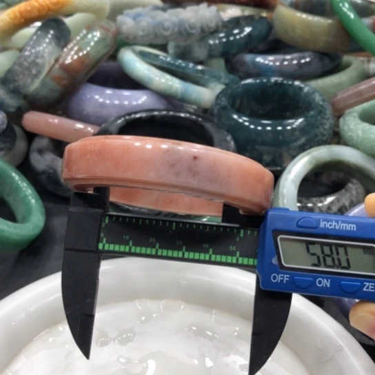 未镶嵌石英质玉珠宝半成品6