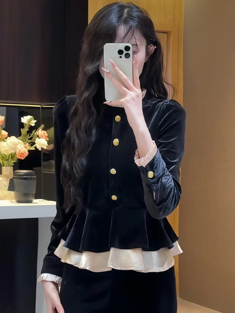 2025年秋冬穿搭新款法式复古小香风圆领长袖衬衫女黑色金丝绒上衣