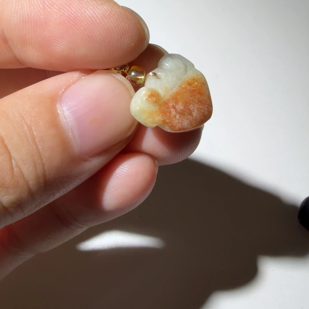 颈饰未镶嵌翡翠好