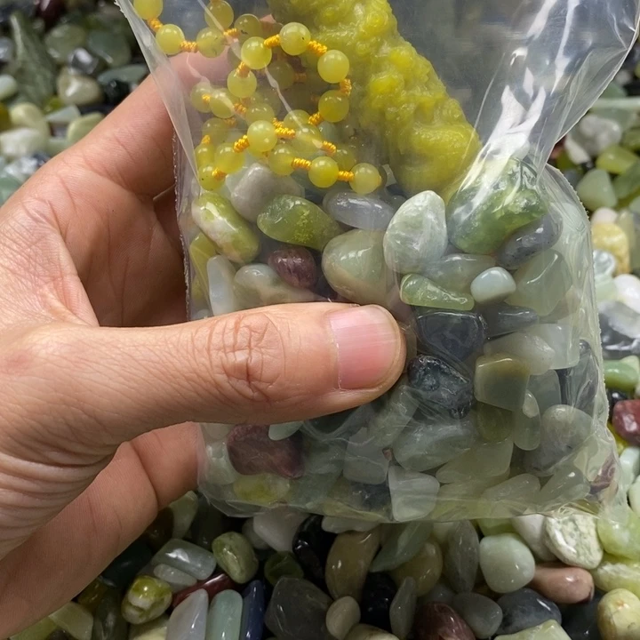 蛇纹石玉鱼缸石未镶嵌