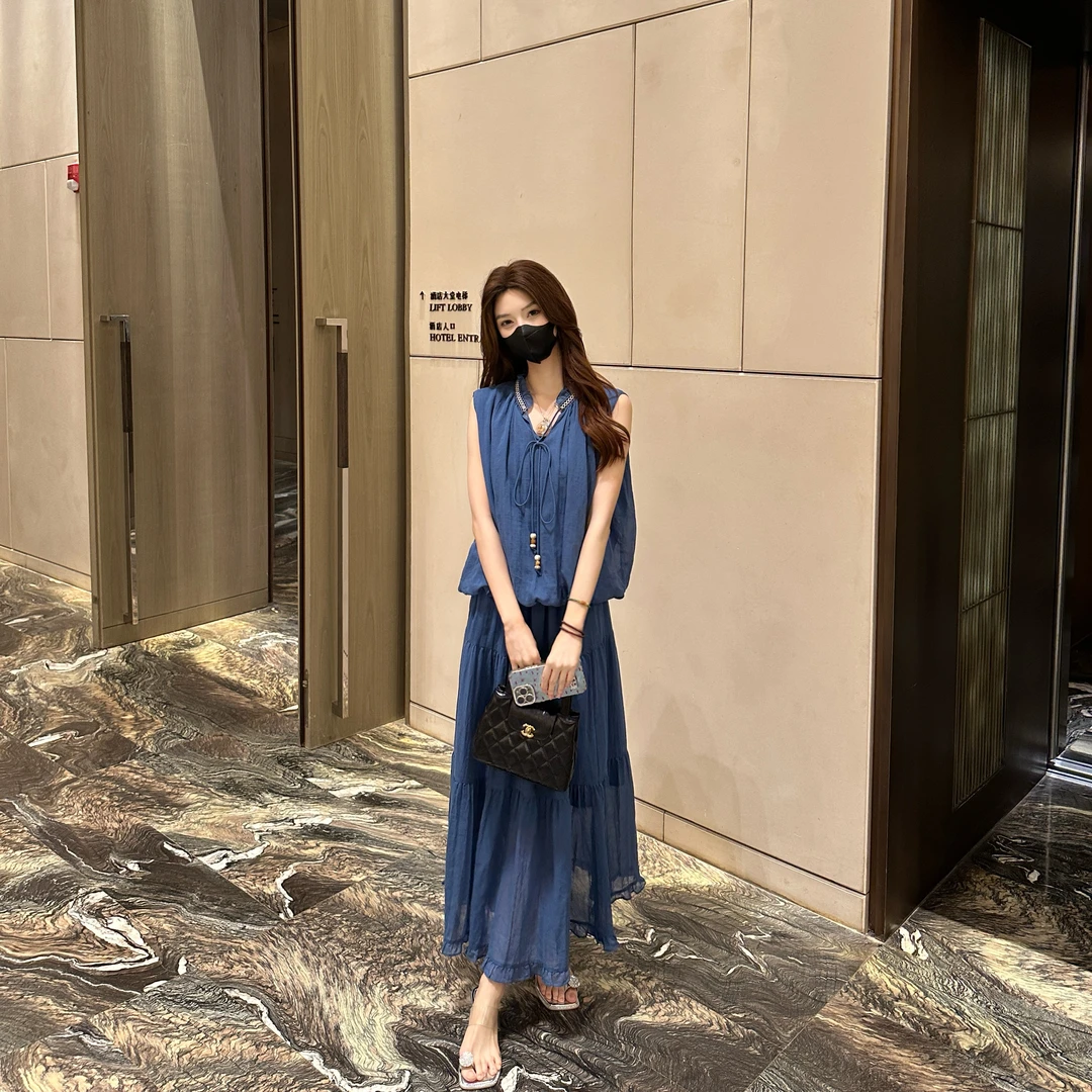 FELTICS&LIIXU休闲风法式时尚背心显瘦裙子两件套FL52TZ494