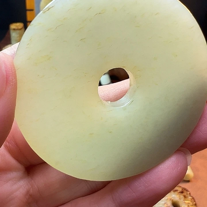 洋***和田玉（糖玉）未镶嵌颈饰