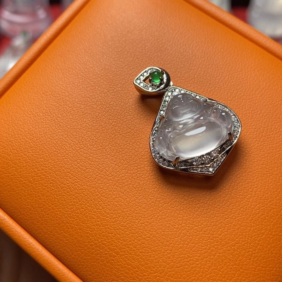 石英质玉合金吊坠