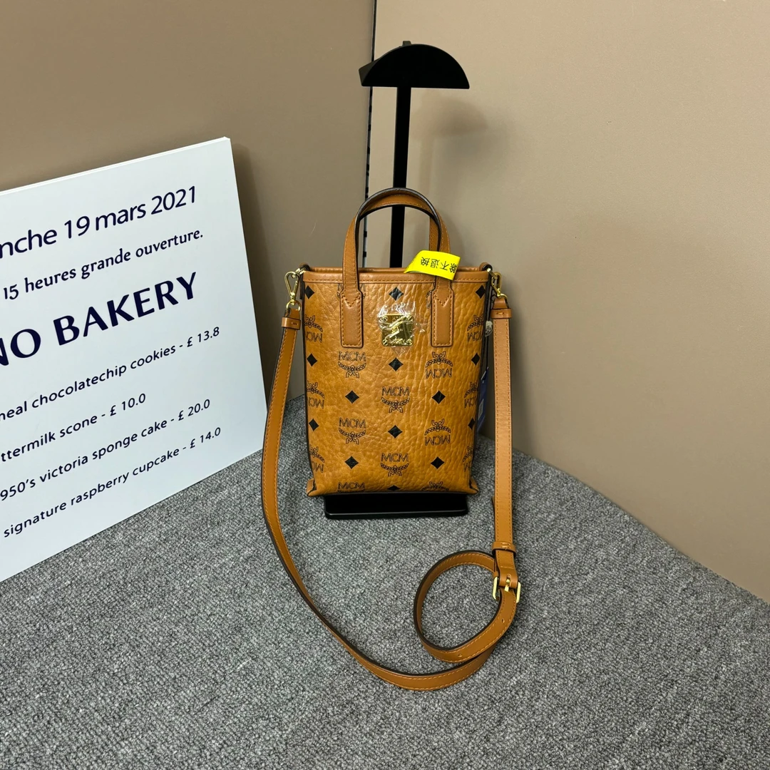 95新 MCM 小怡中古/干邑色薯条斜挎包/MCM
