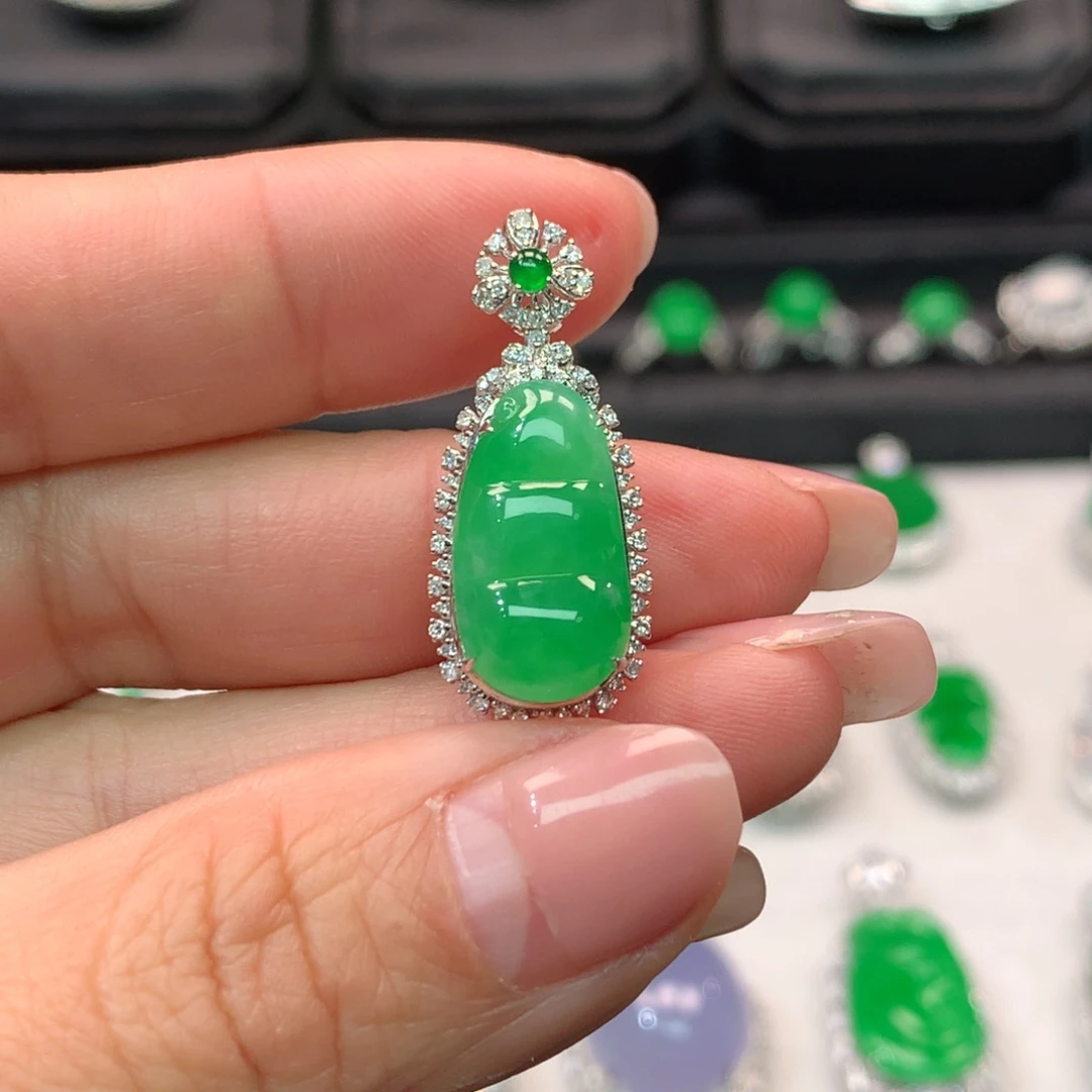 翡翠吊坠(不含链)18K金镶嵌石*