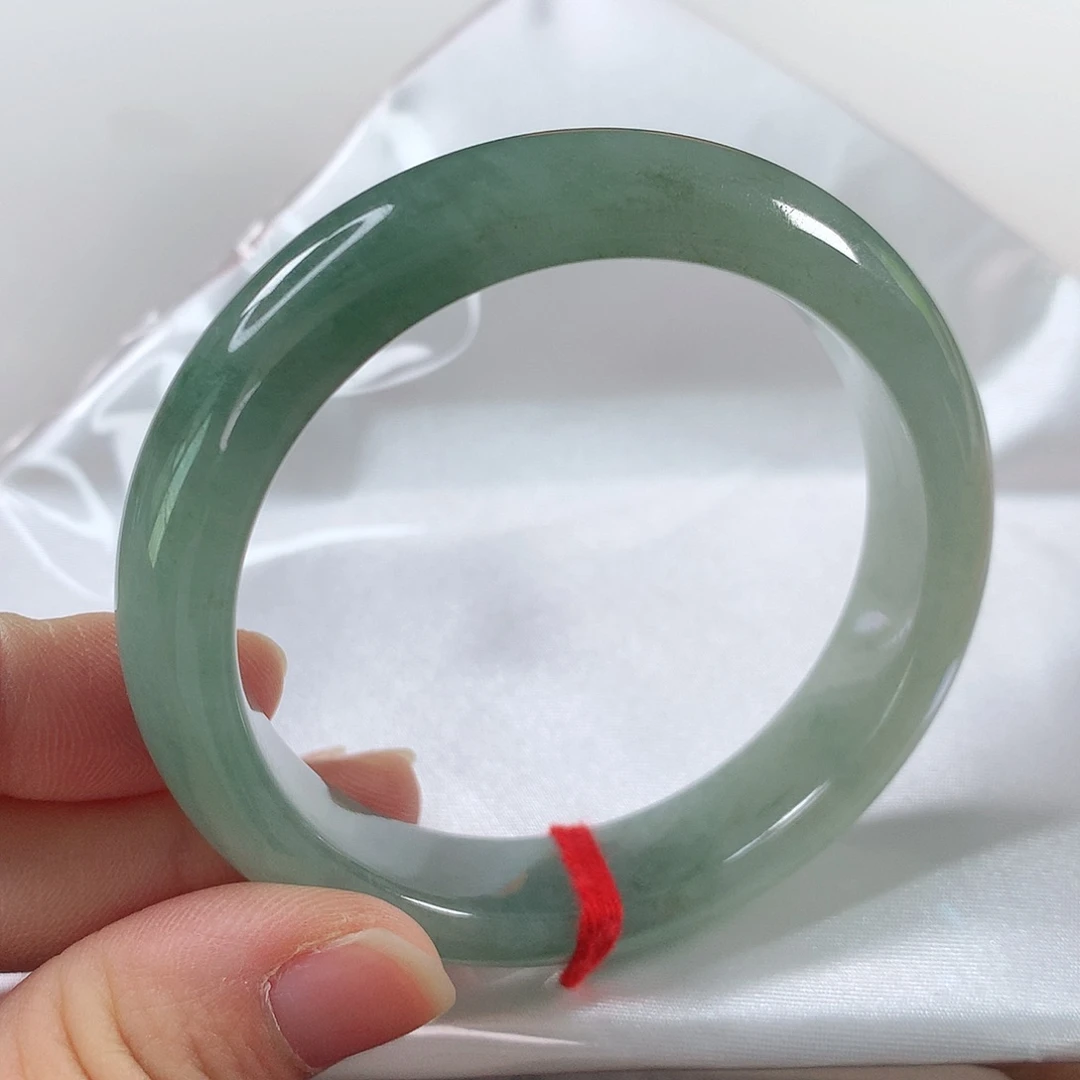 翡翠手镯未镶嵌⑧⑤