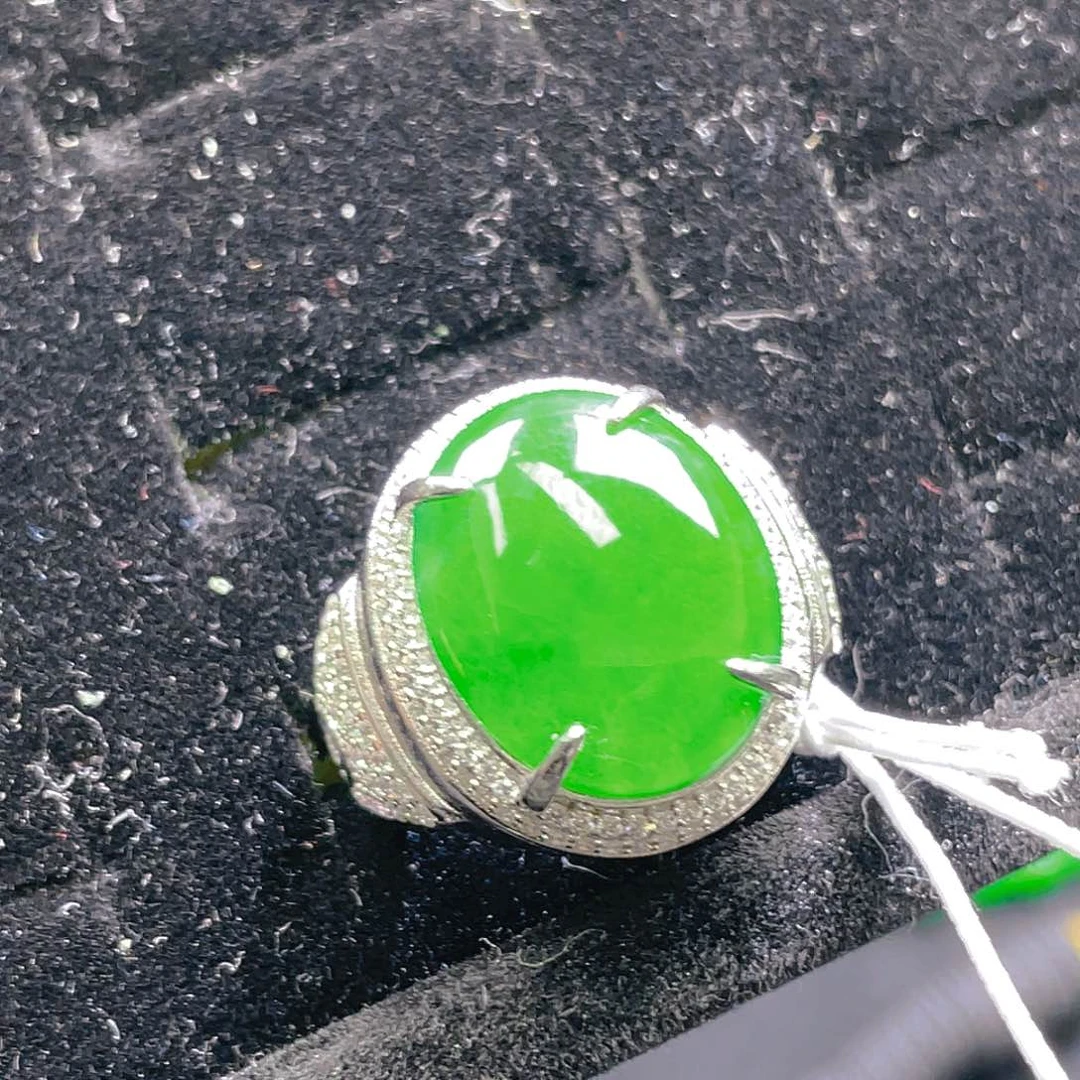 翡翠颈饰未镶嵌77，