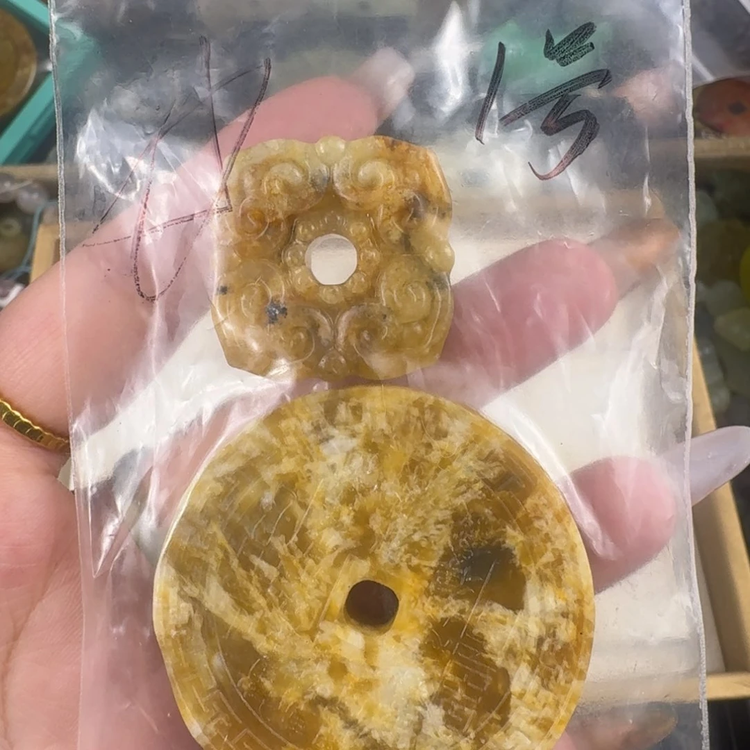 未镶嵌蛇纹石玉颈饰
