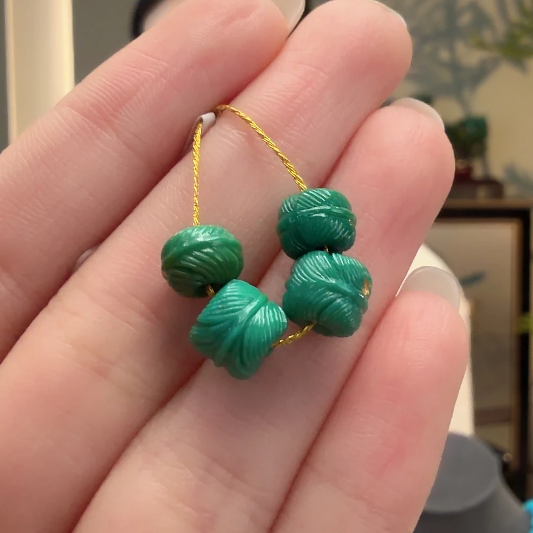 绿松石未镶嵌颈饰