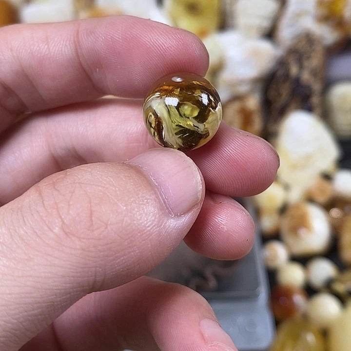 未镶嵌琥珀裸石我