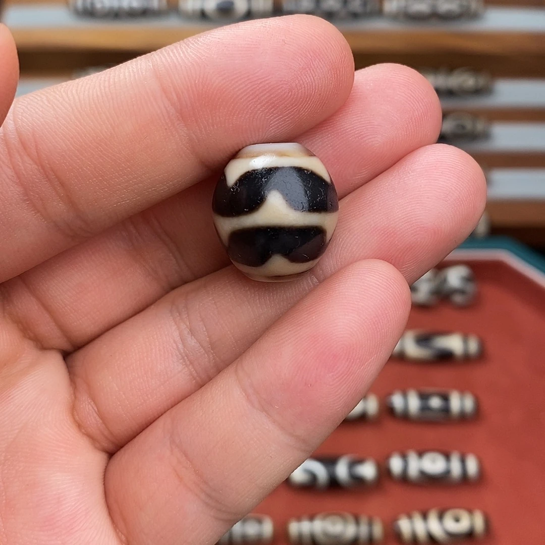 完***界玛瑙/玉髓未镶嵌颈饰