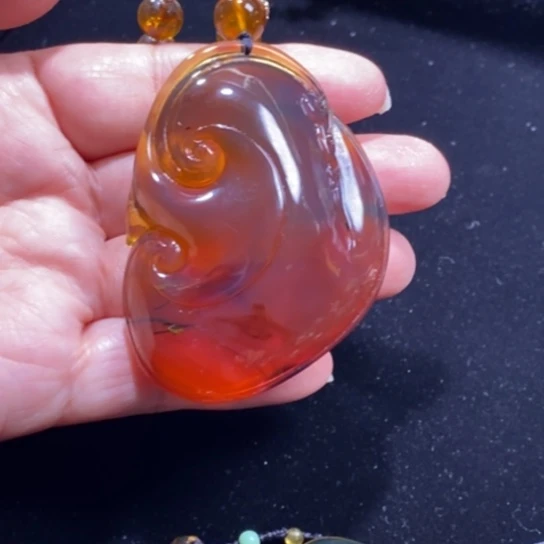 琥珀未镶嵌裸石大如意36.7克