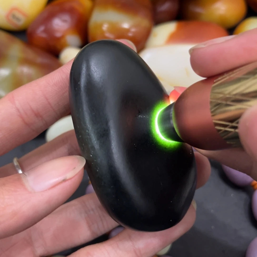 和田玉未镶嵌珠宝奇石