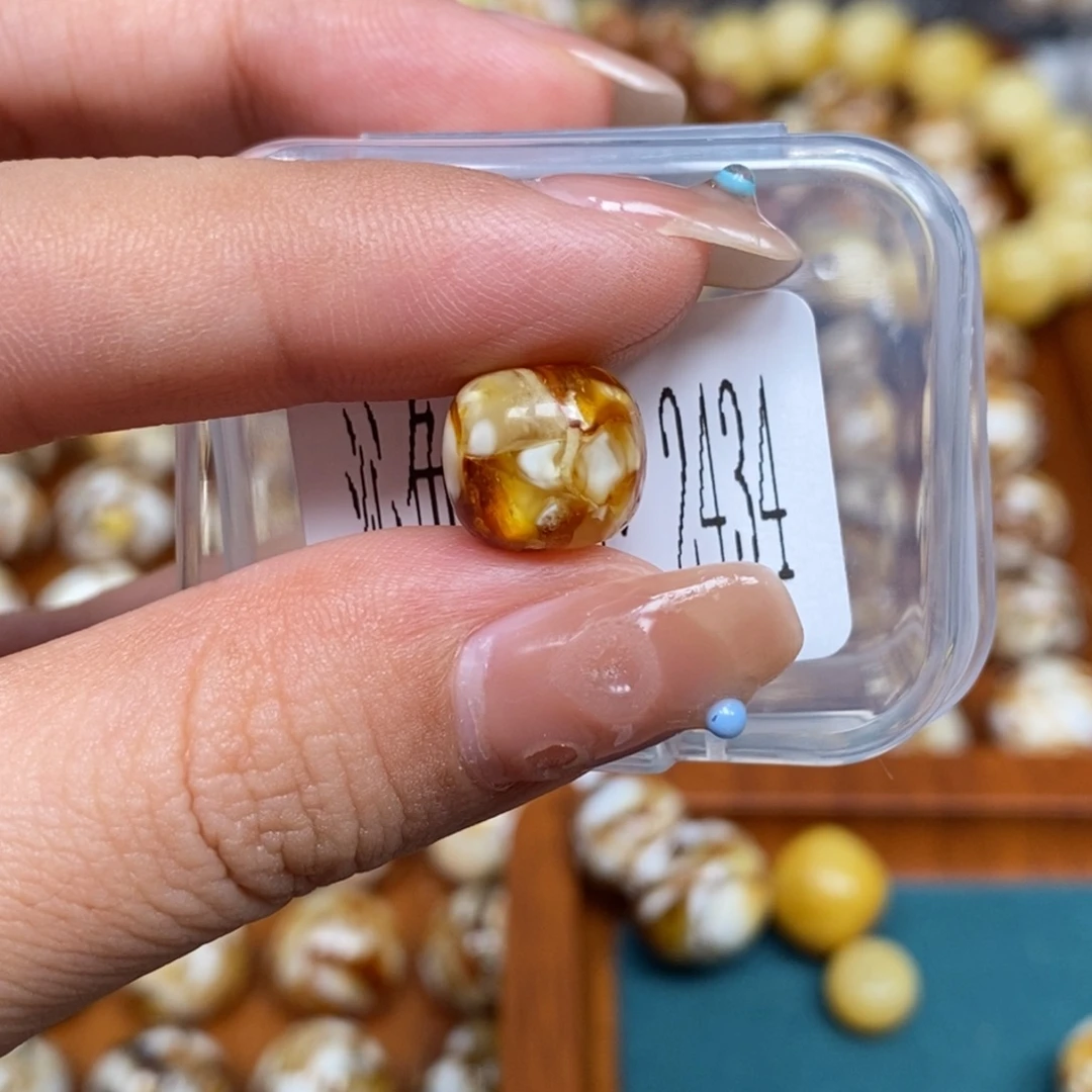沁色蜜蜡未镶嵌2434