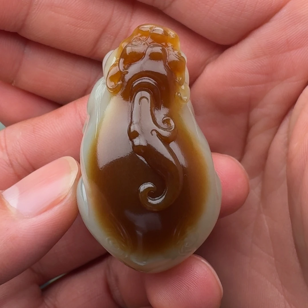 乖***乖和田玉（糖玉）未镶嵌颈饰