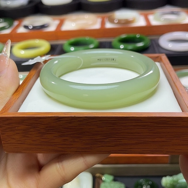 和田玉手镯58未镶嵌简*