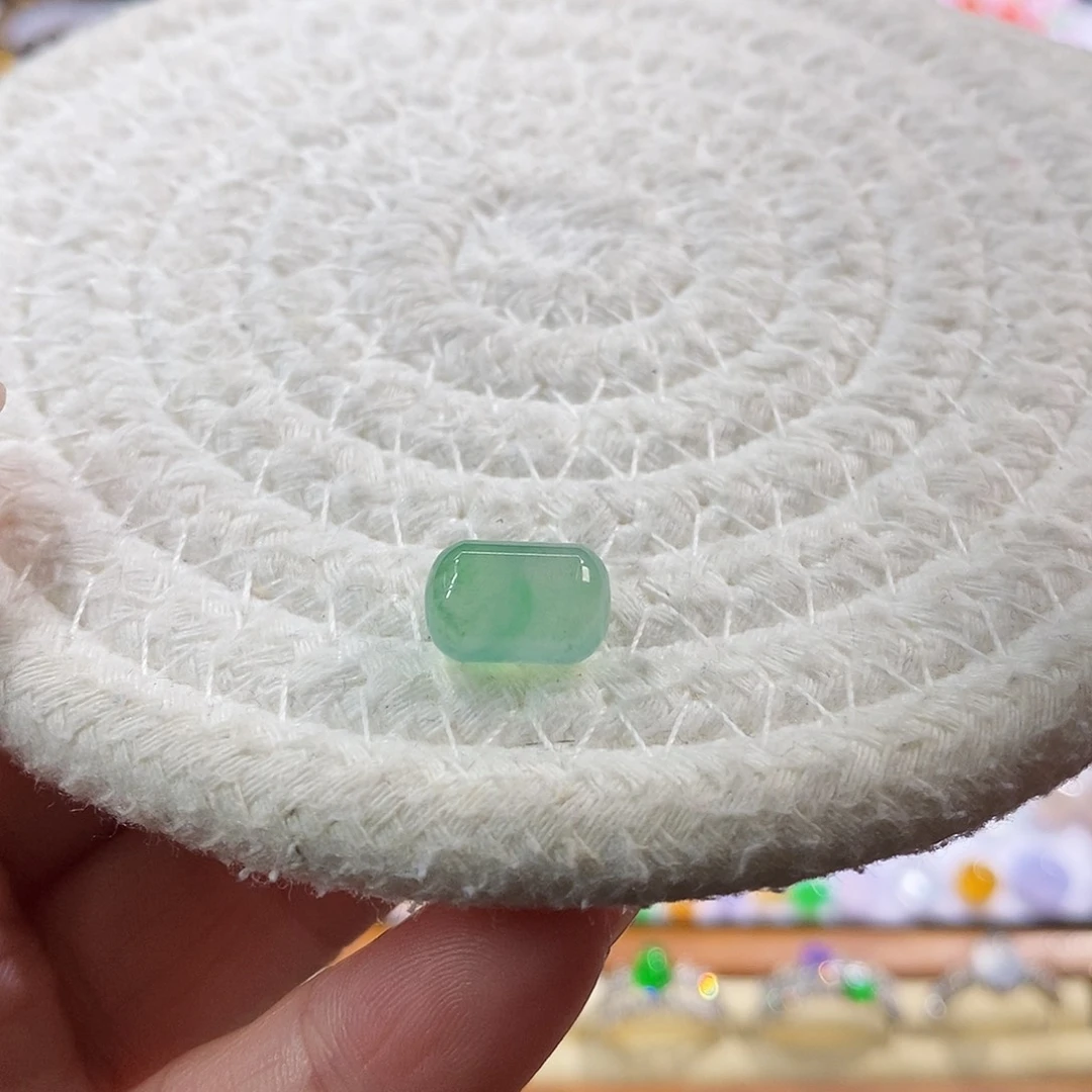 裸石翡翠胶囊桶珠