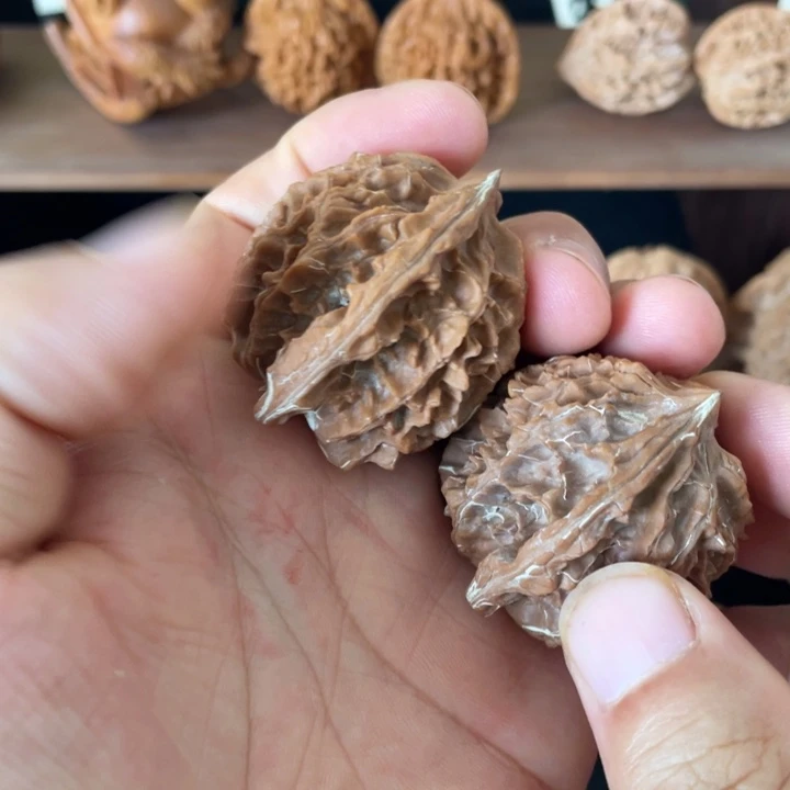 树脂制品秦岭老王核桃