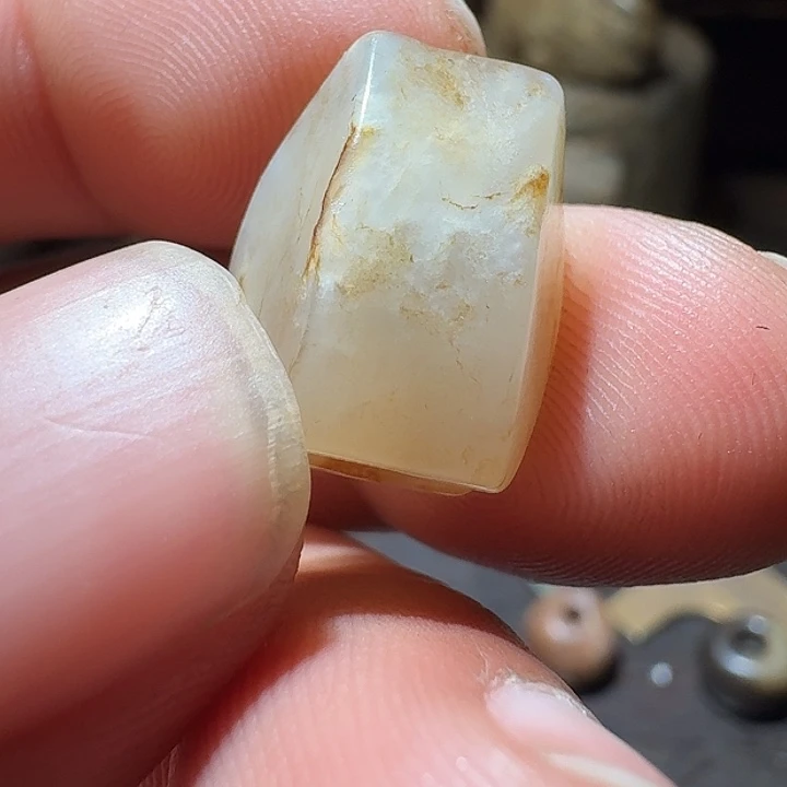 和田玉（糖玉）颈饰未镶嵌站***上