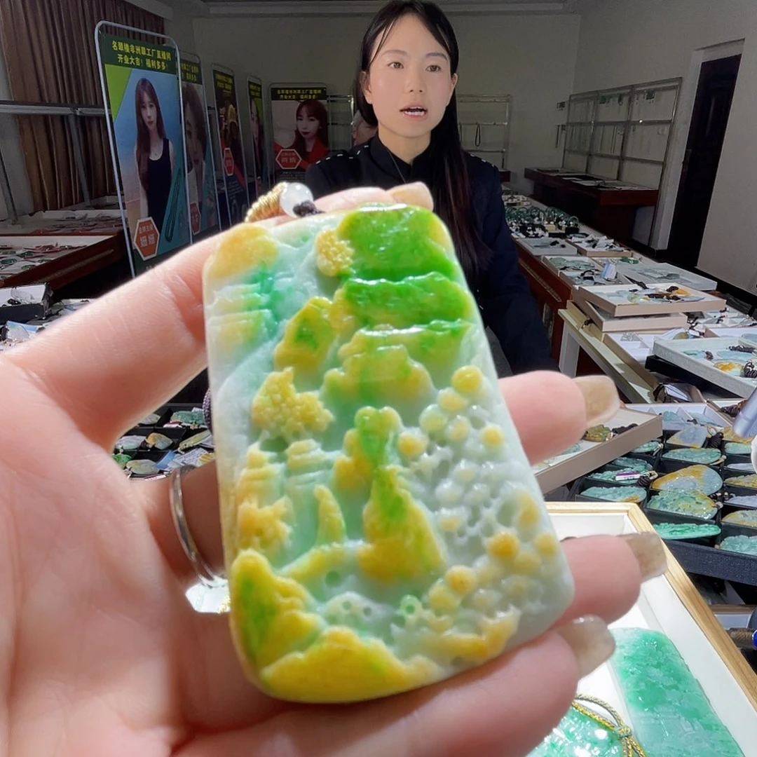 翡翠未镶嵌颈饰一