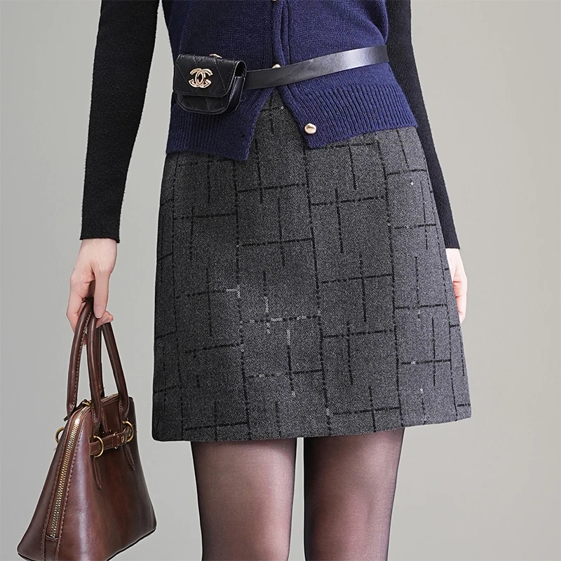 气质减龄小个子珠片毛呢半身裙2025秋冬款时尚优雅风高腰显瘦短裙