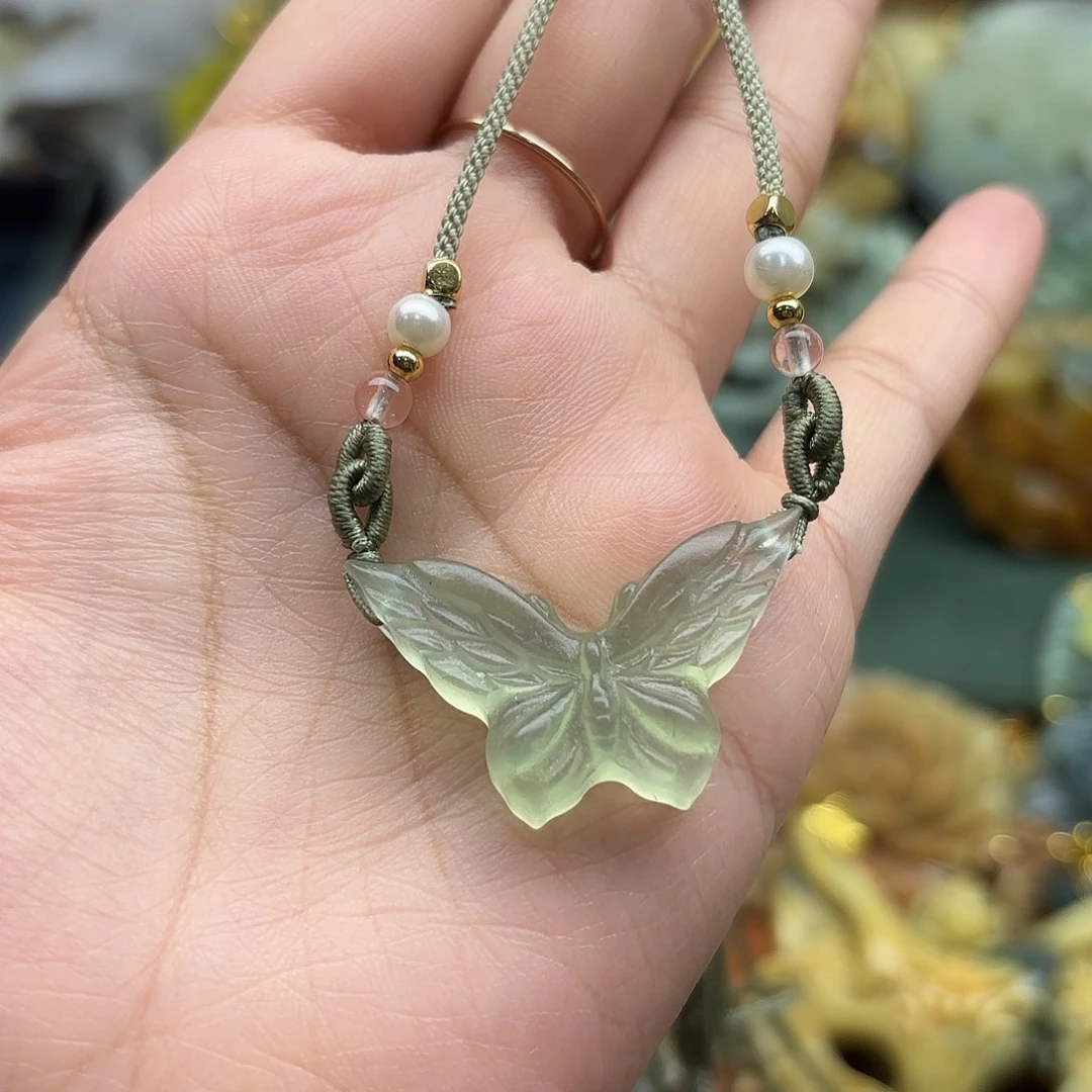 蛇纹石玉未镶嵌颈饰