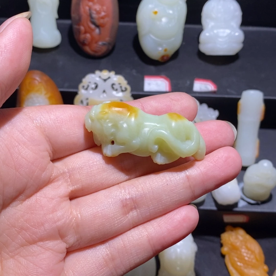 千***里颈饰未镶嵌和田玉