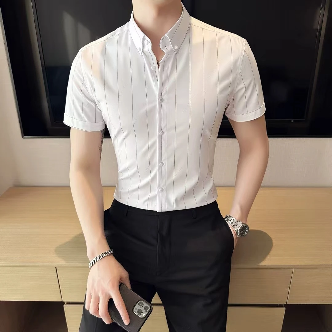 男士夏季韩版短袖薄款条纹衬衫上衣修身休闲百搭潮流正装痞帅衬衣