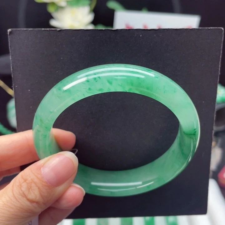 石英质玉手镯未镶嵌58-59