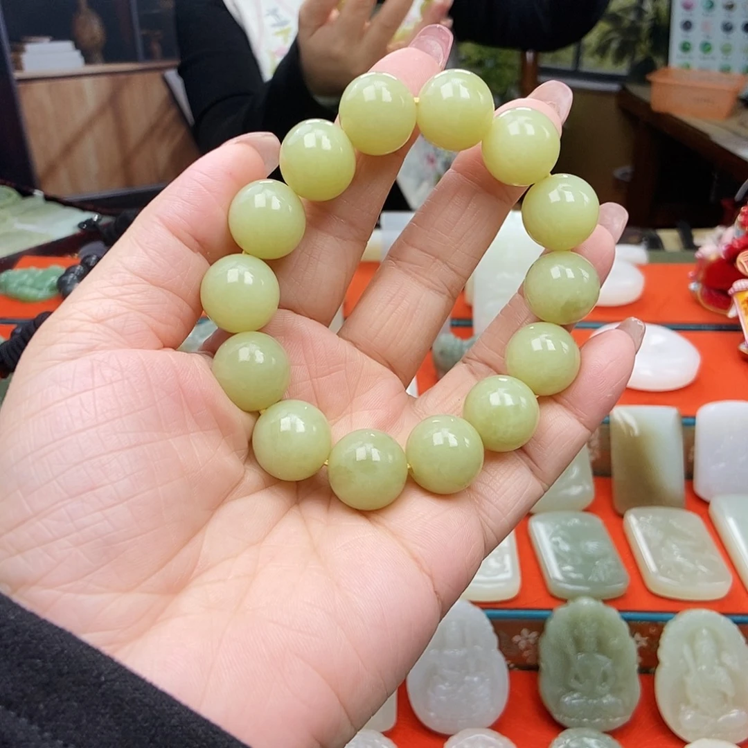 俊***0和田玉未镶嵌颈饰