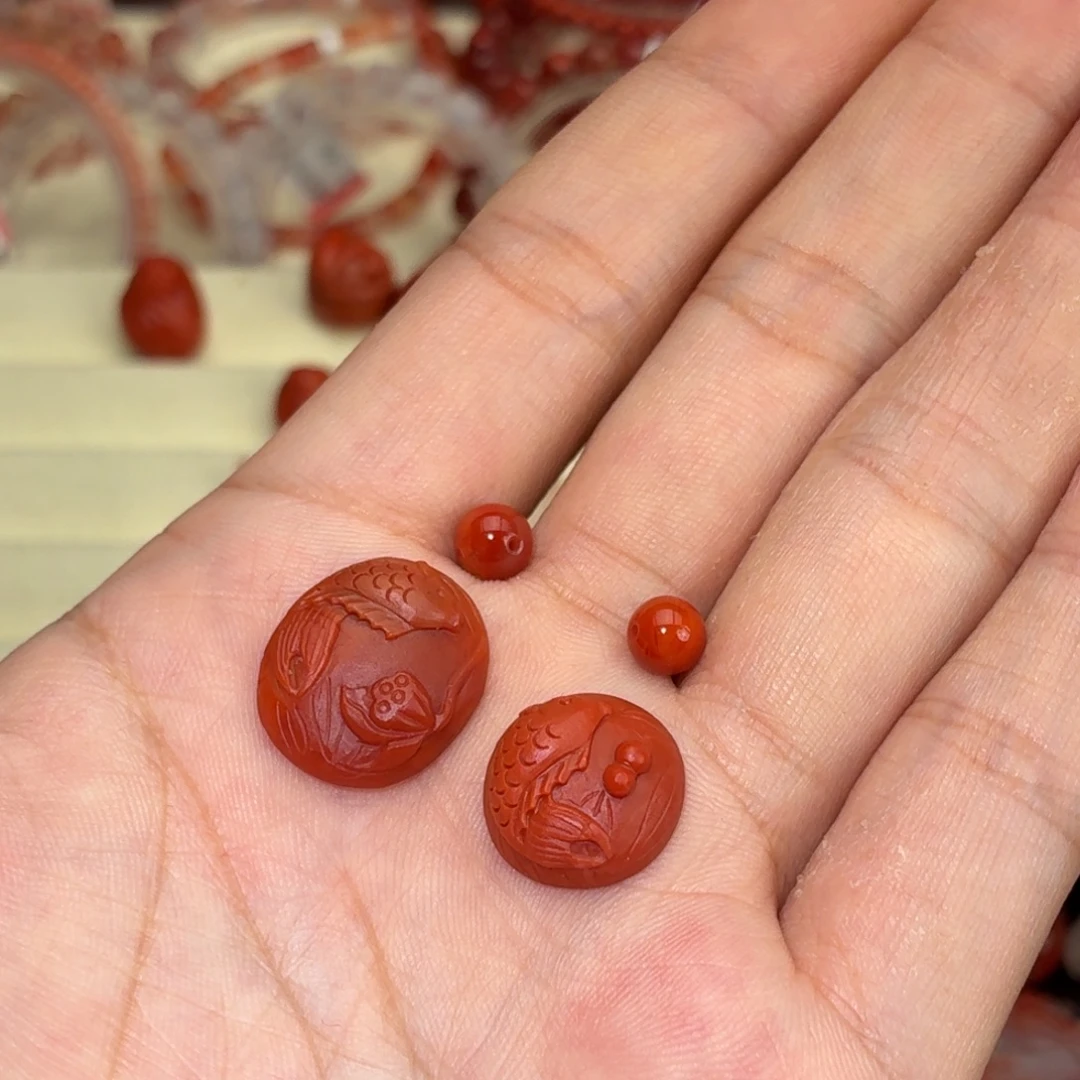 曾***经南红玛瑙未镶嵌颈饰四颗