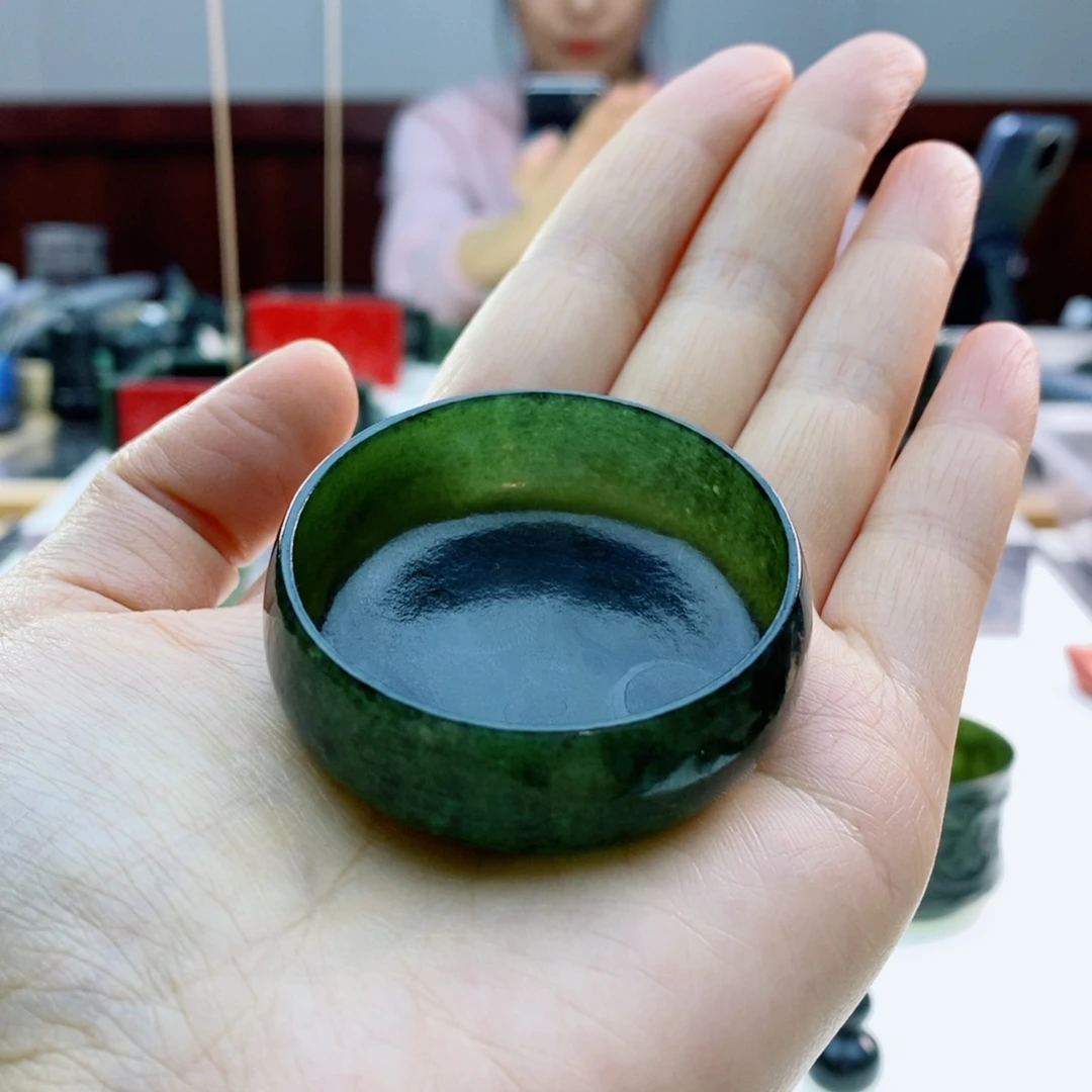 未镶嵌和田玉摆件