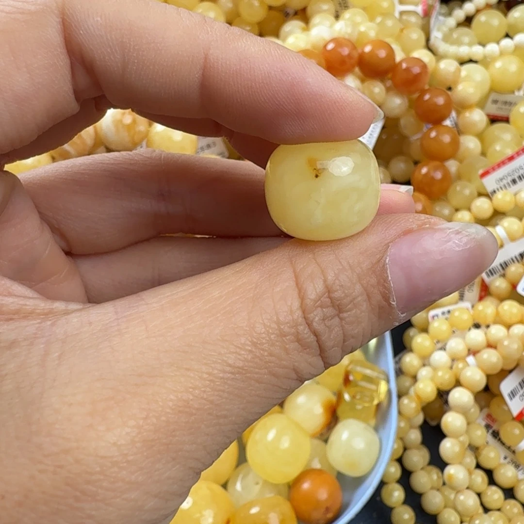 琥珀未镶嵌珠宝奇石