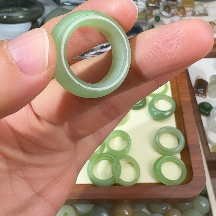 和田玉未镶嵌戒指17.2内径66