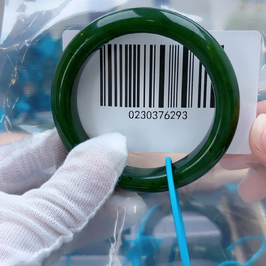 和田玉手镯未镶嵌微瑕56