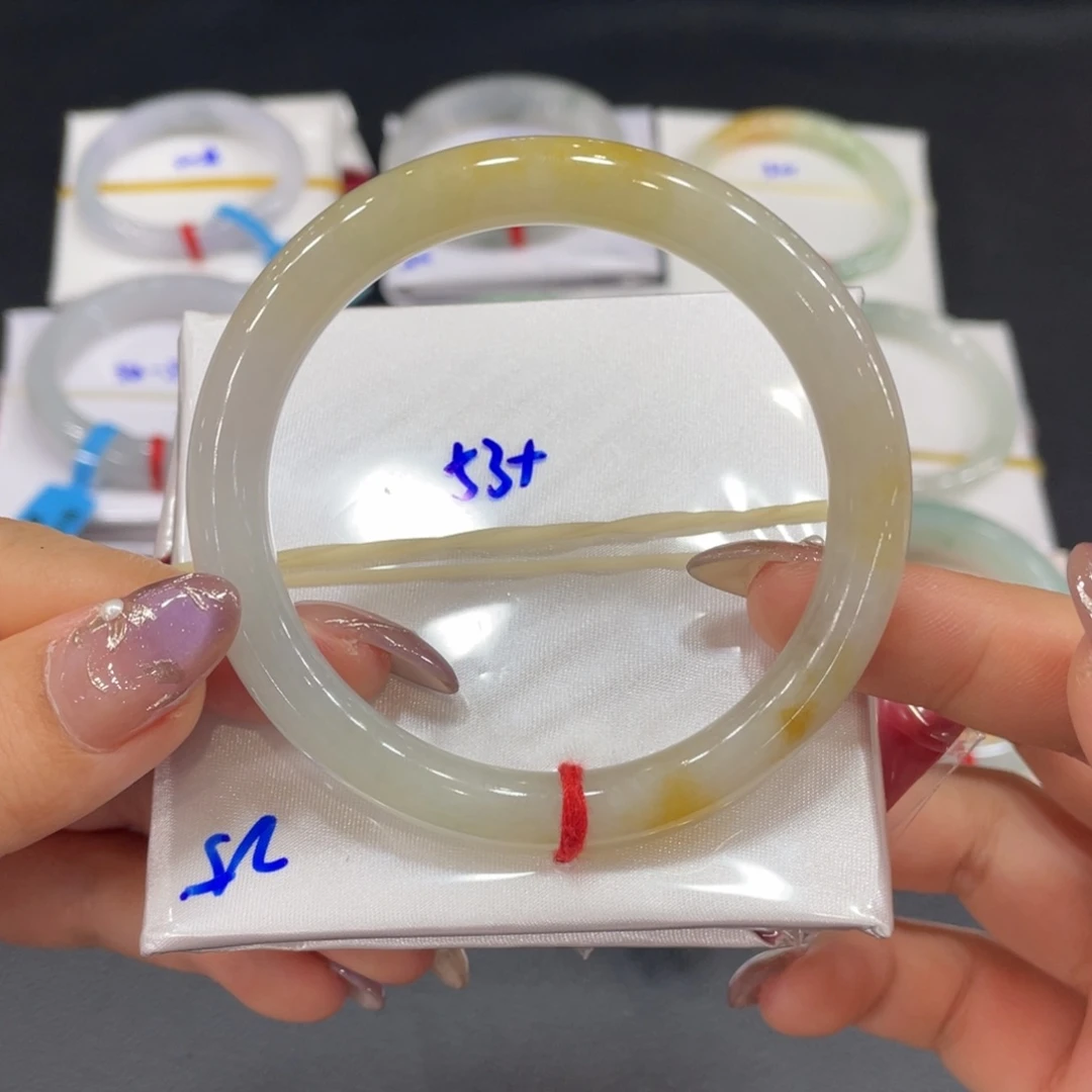 翡翠手镯未镶嵌缅甸天然翡翠手镯