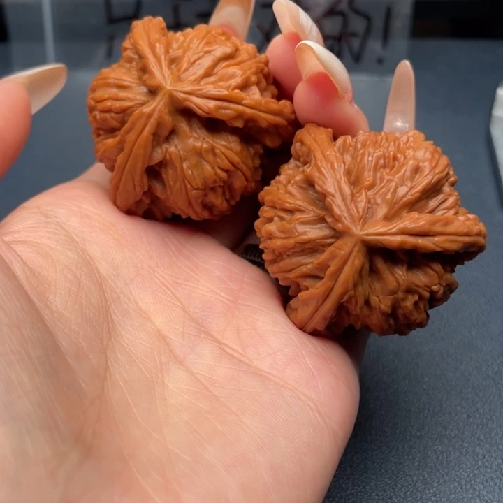 咕***呦文玩核桃吊坠白狮子