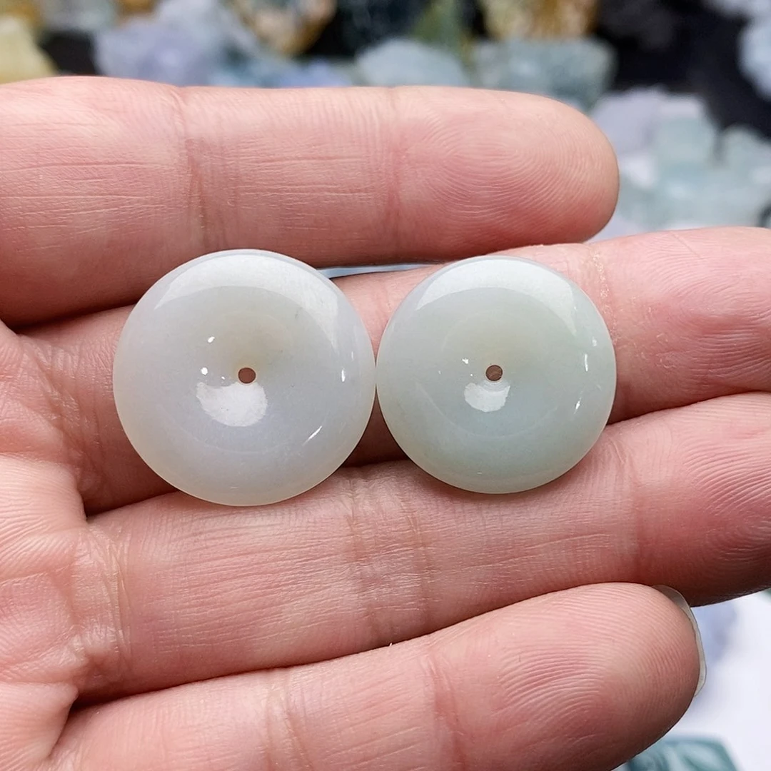 翡翠颈饰未镶嵌D***z平安扣