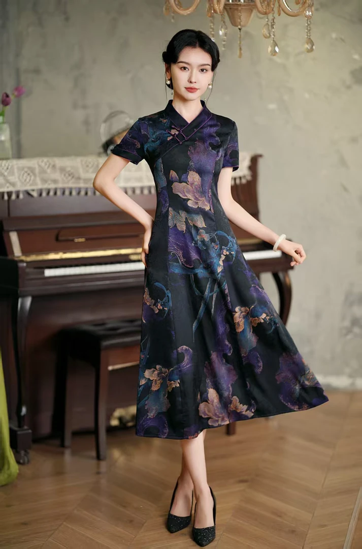 2025中长款素雅提花连衣裙啊a版水墨