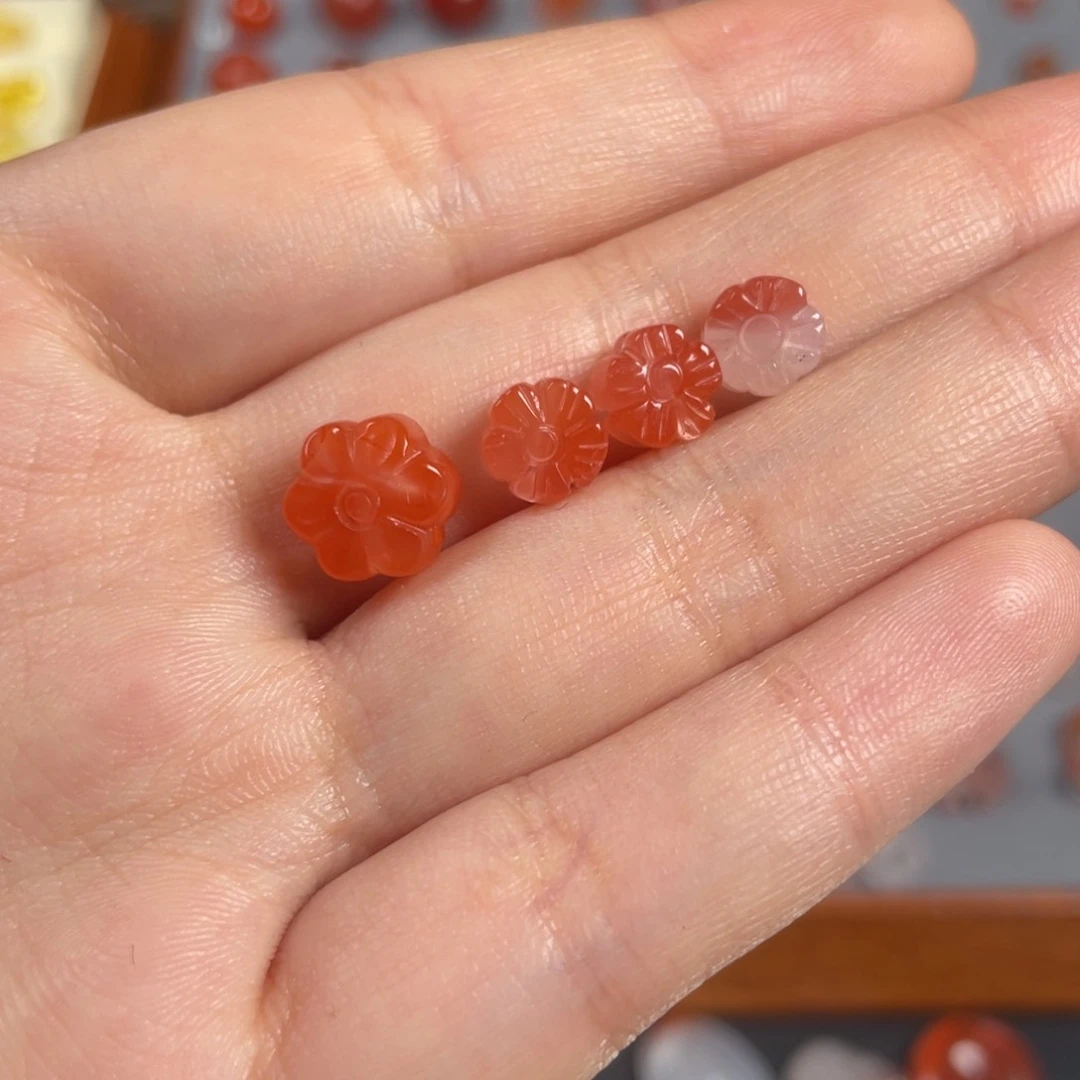 南红玛瑙小花4个未镶嵌糖***。