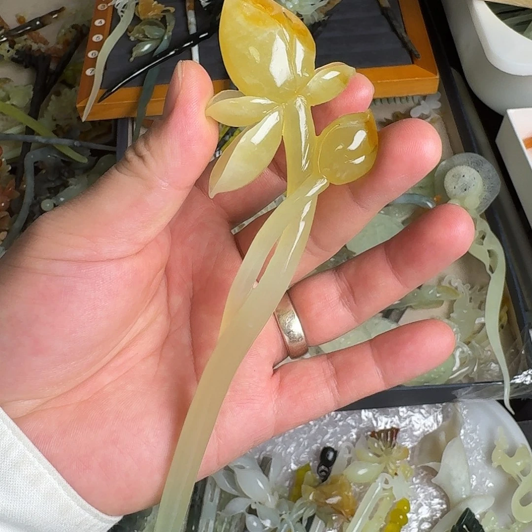 蛇纹石玉未镶嵌发饰