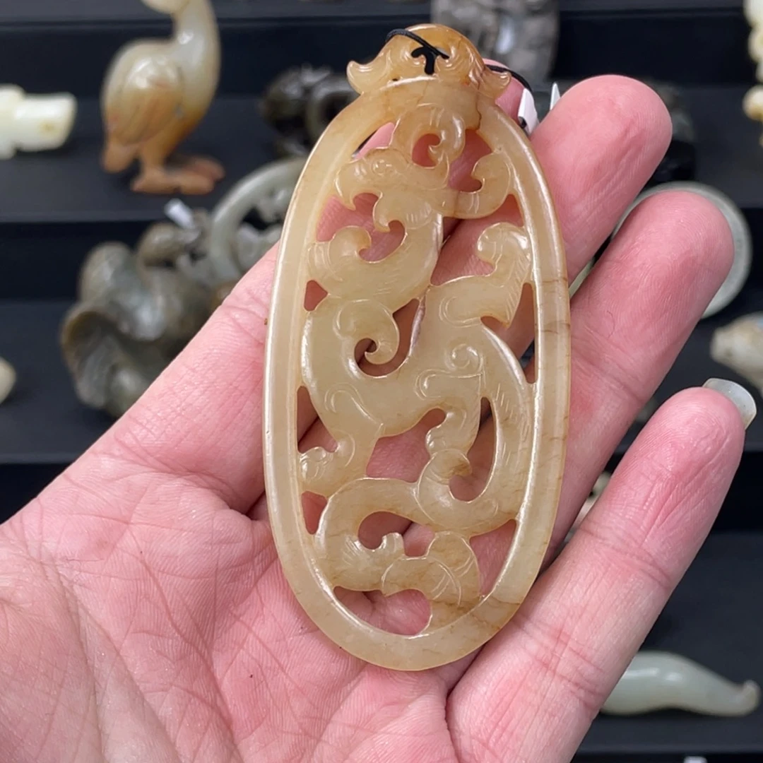 和田玉（糖玉）颈饰未镶嵌不*楼