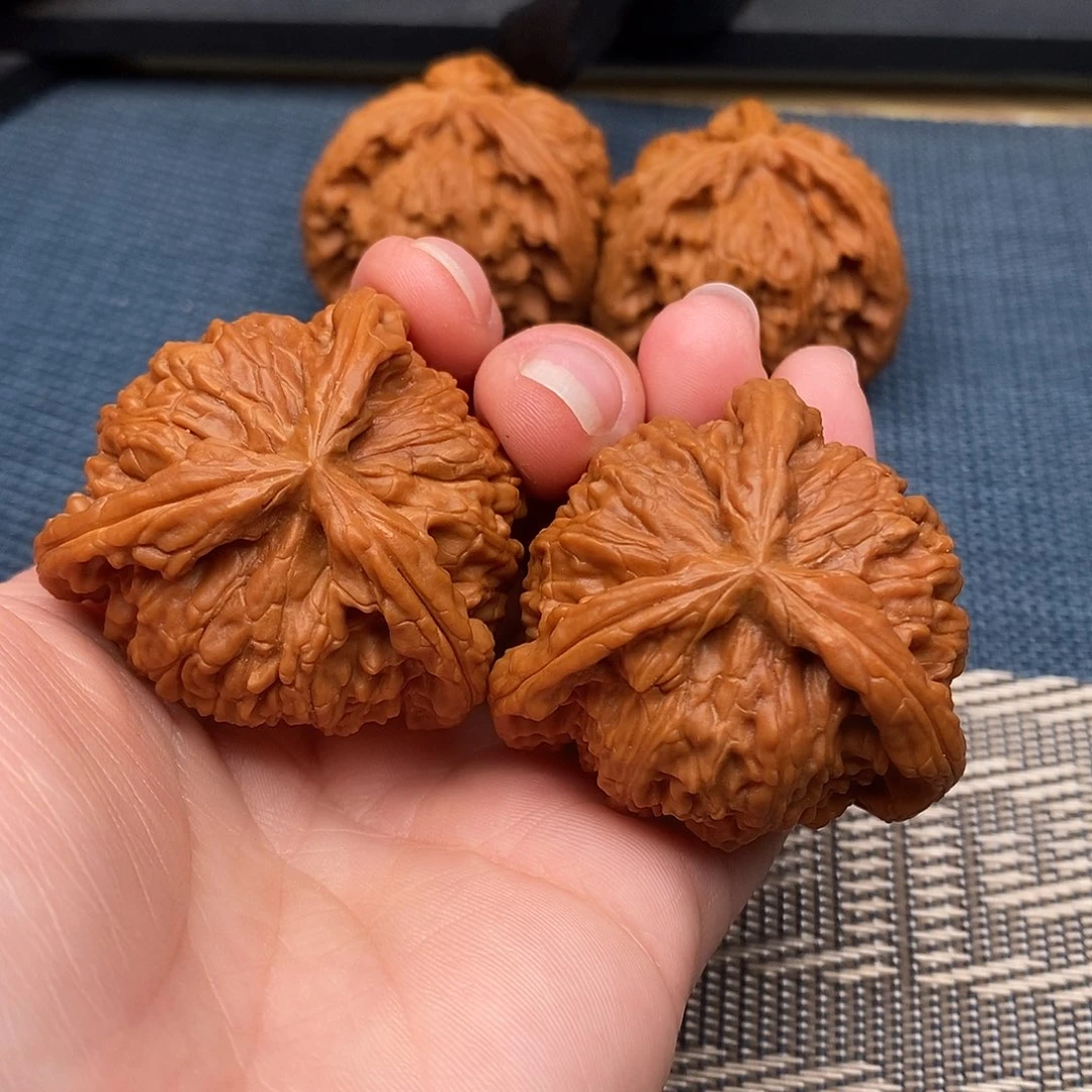 杰***杰文玩核桃吊坠三棱