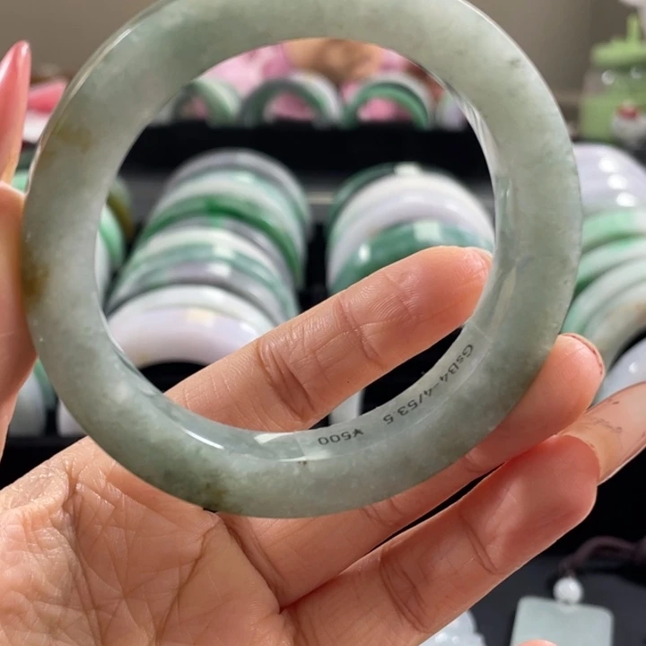 定制翡翠未镶嵌手镯