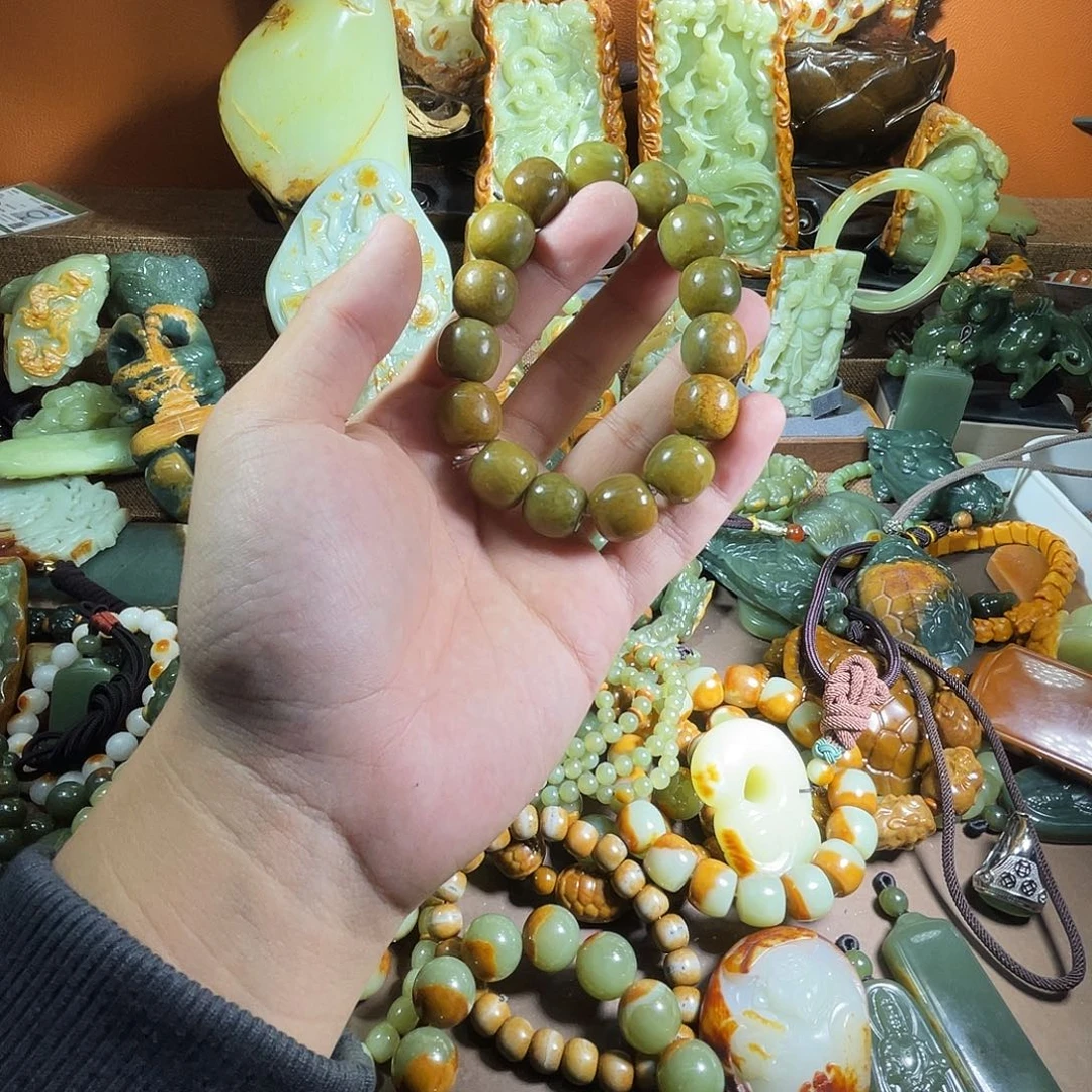 透闪石质玉未镶嵌珠宝奇石